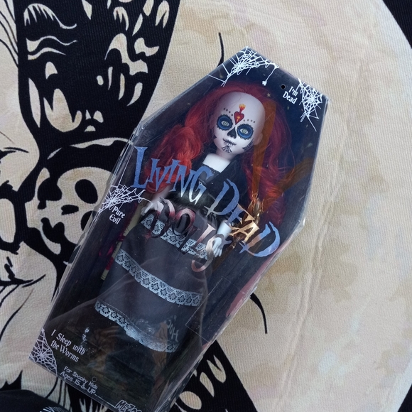 Savannah- Day of the Dead Living Dead Doll! Rare collectible w box & death cert - Picture 2 of 7
